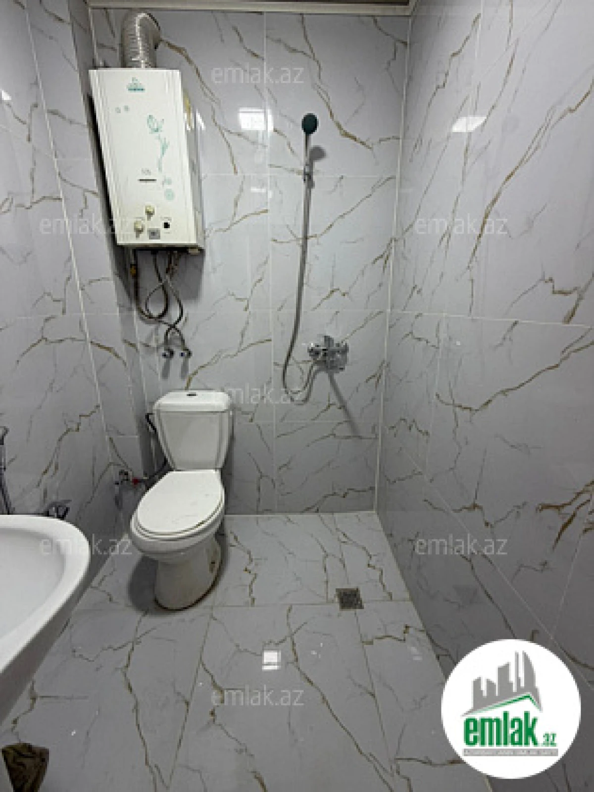 Satılır 2 otaqlı köhnə tikili 40 m²