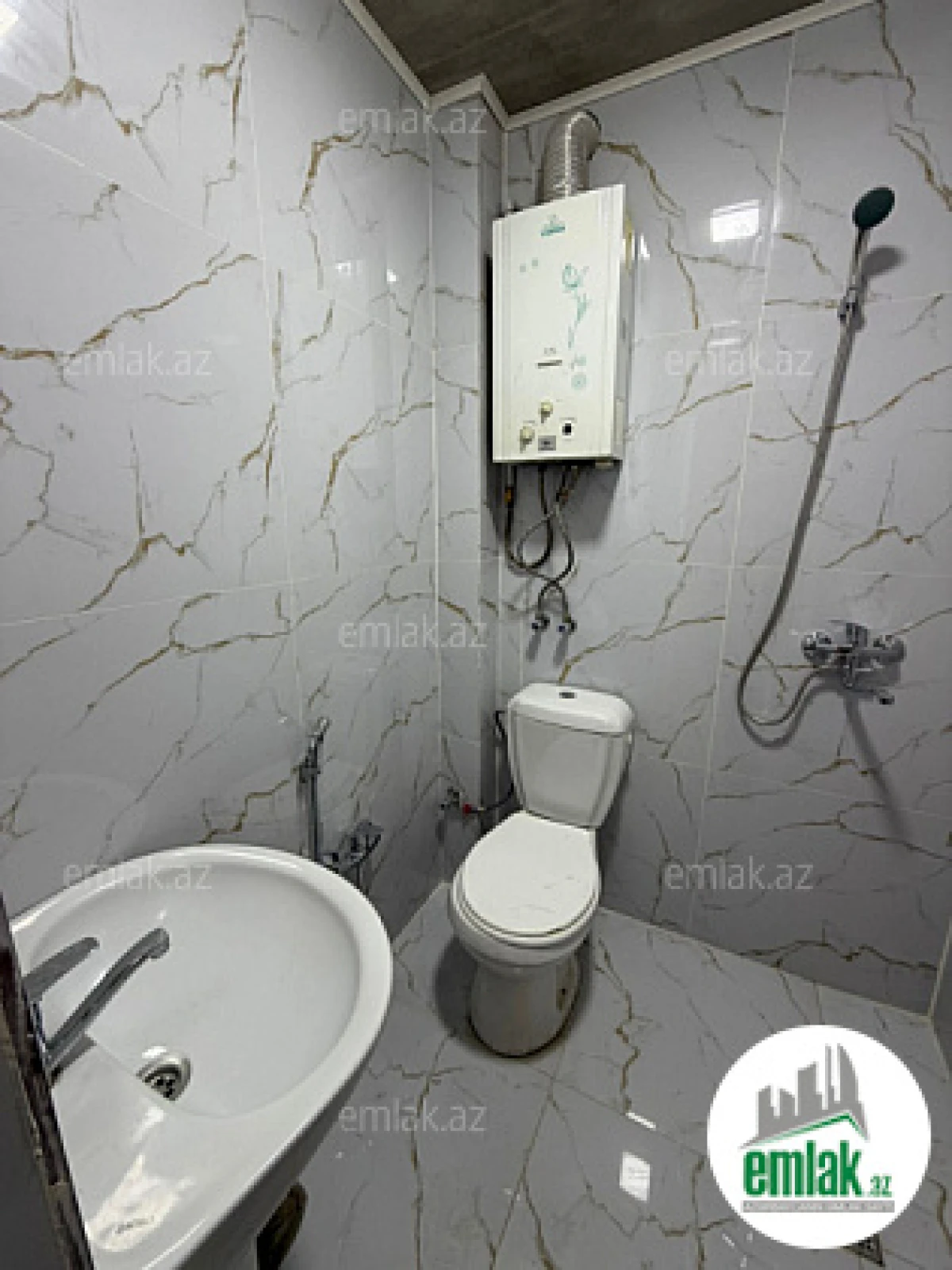 Satılır 2 otaqlı köhnə tikili 40 m²