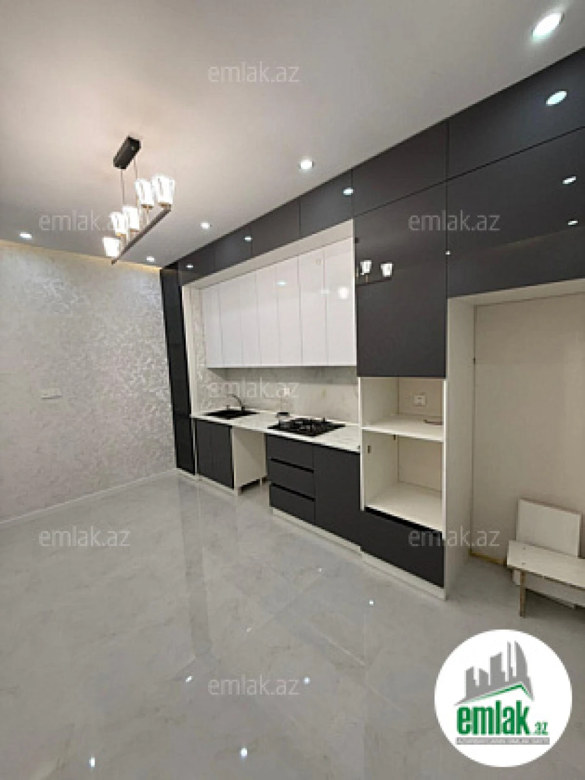 Satılır 3 otaqlı yeni tikili 126 m²