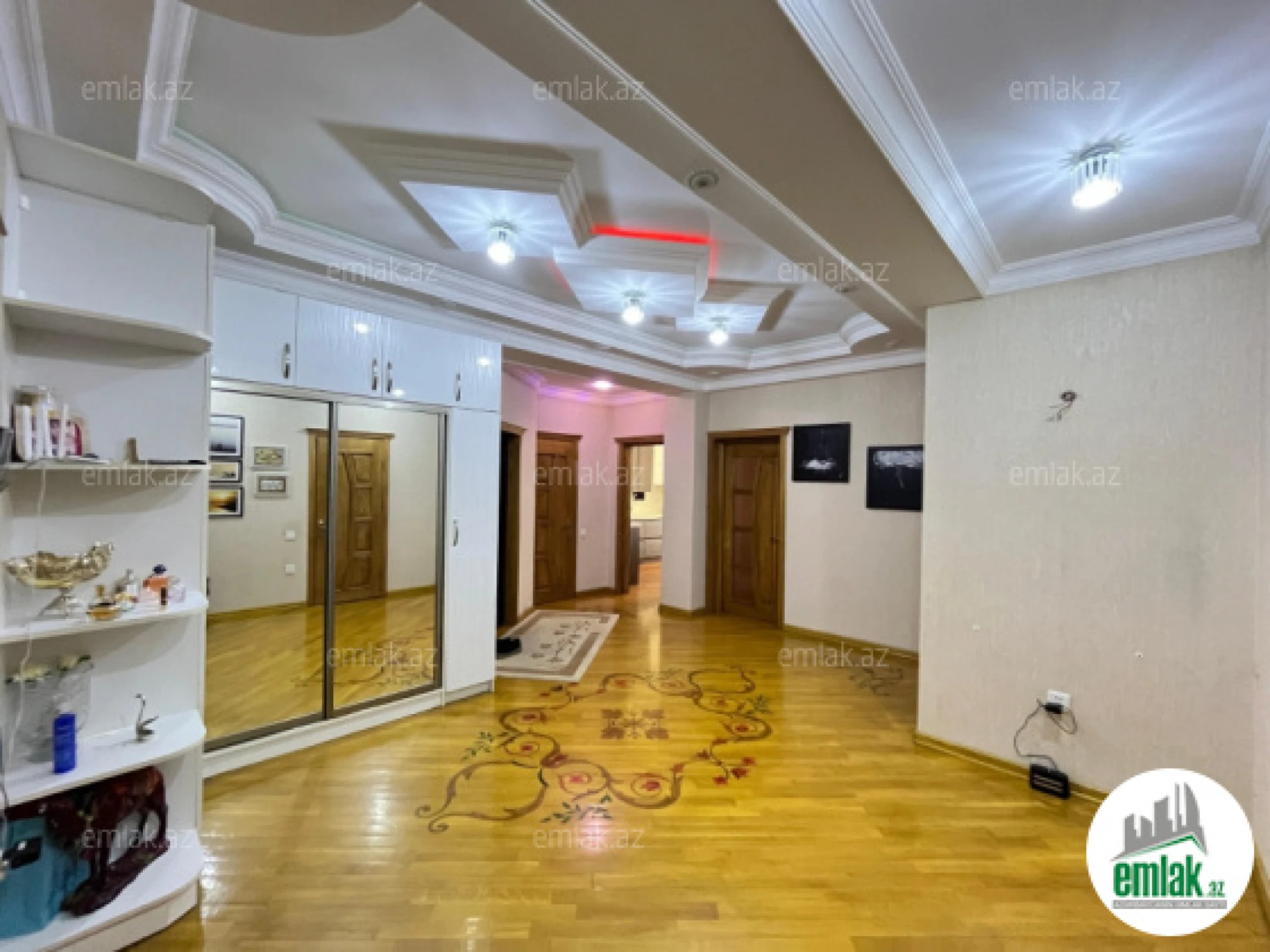 Satılır 4 otaqlı yeni tikili 165 m²