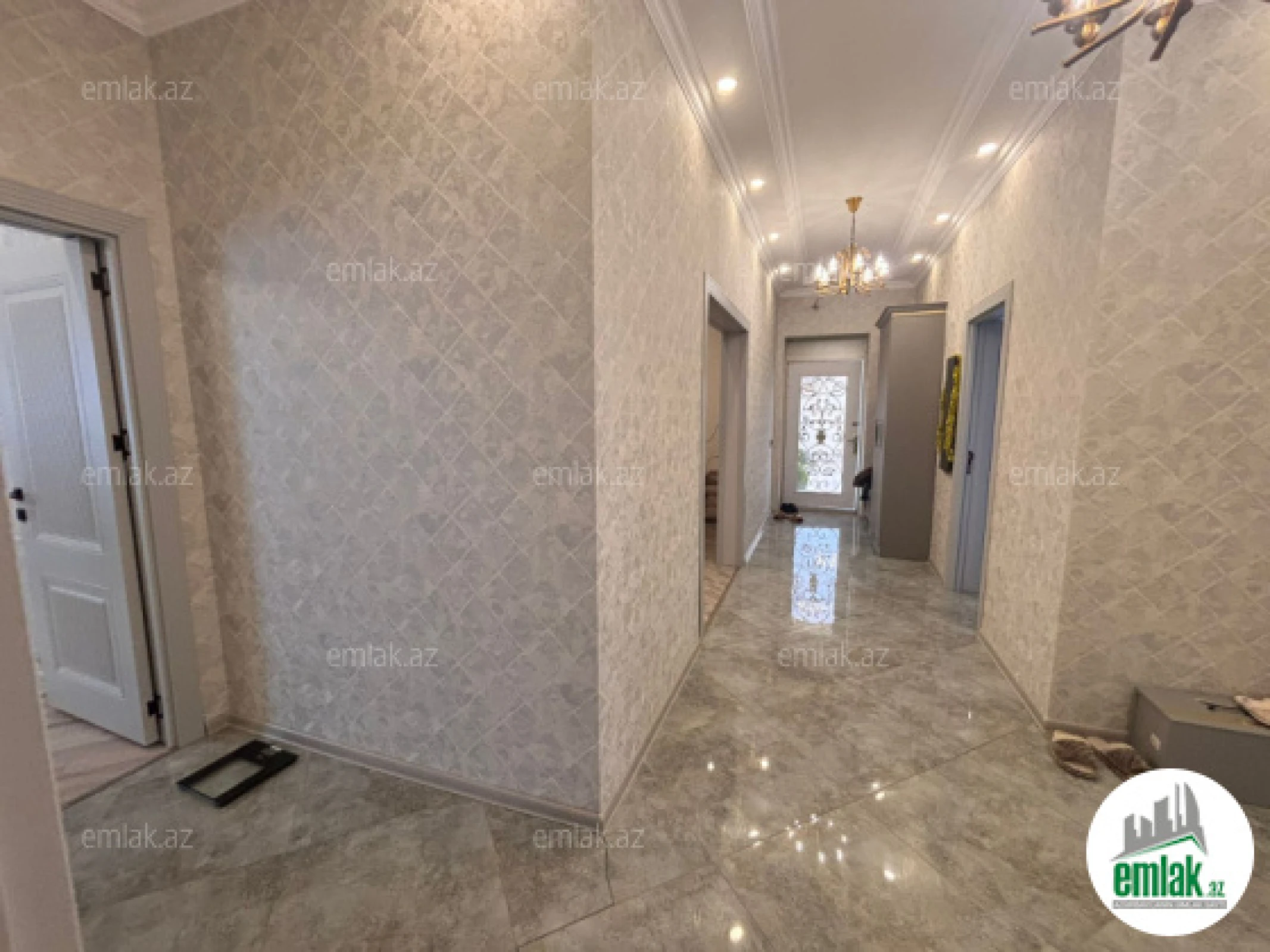 Satılır 4 otaqlı mənzil 150 m²