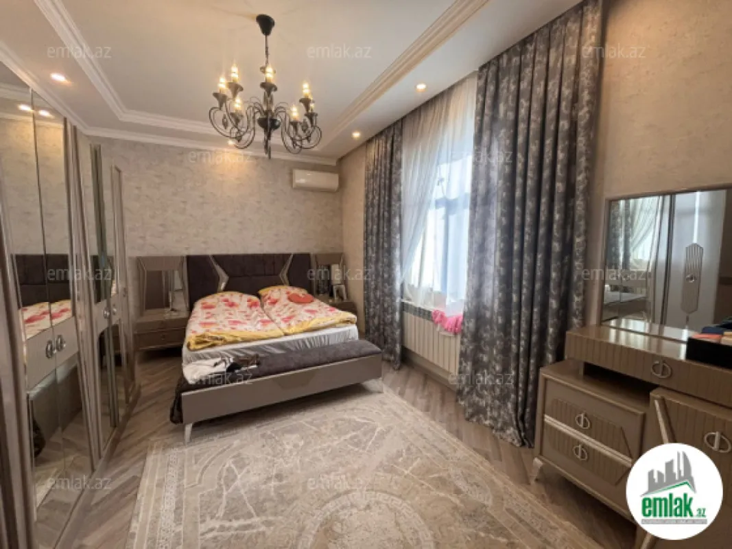 Satılır 4 otaqlı mənzil 150 m²
