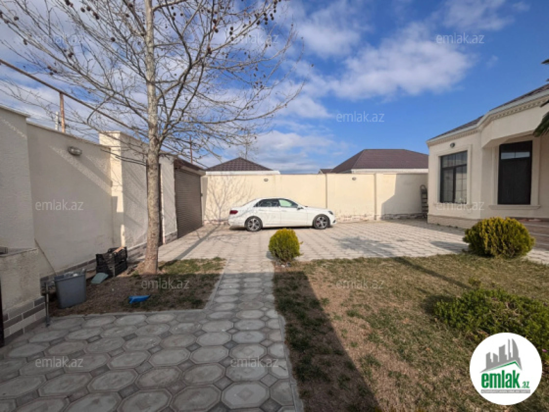 Satılır 4 otaqlı mənzil 150 m²