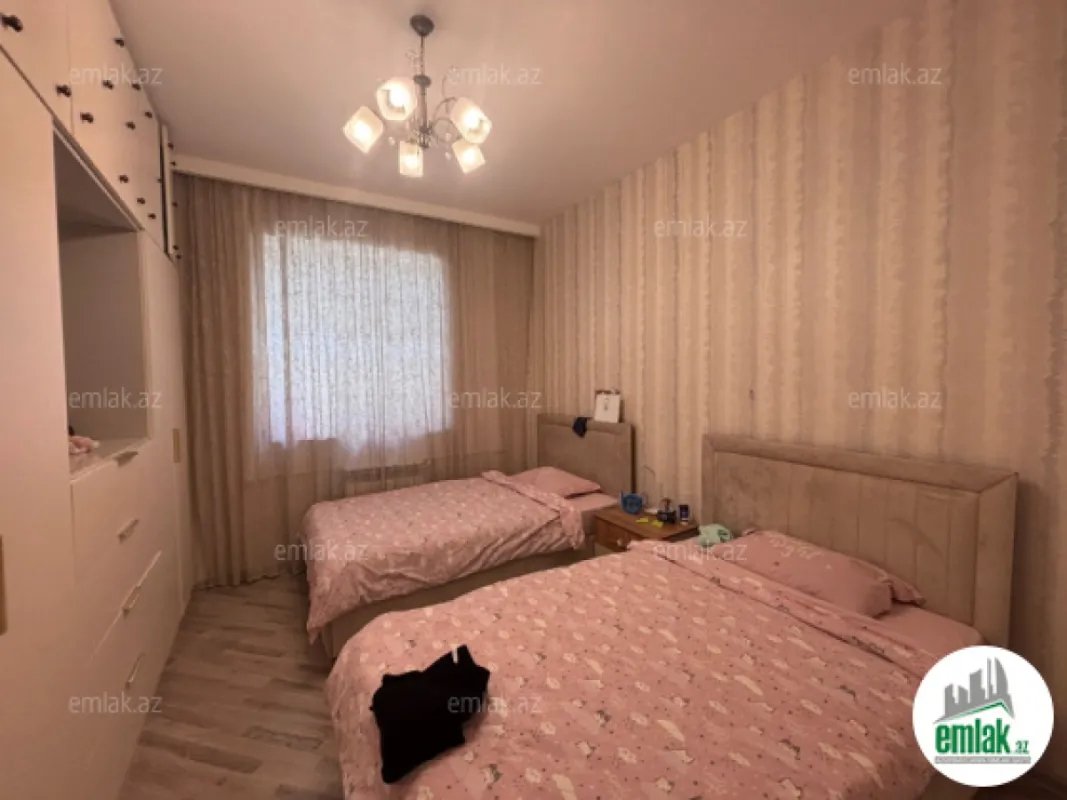 Satılır 4 otaqlı mənzil 150 m²