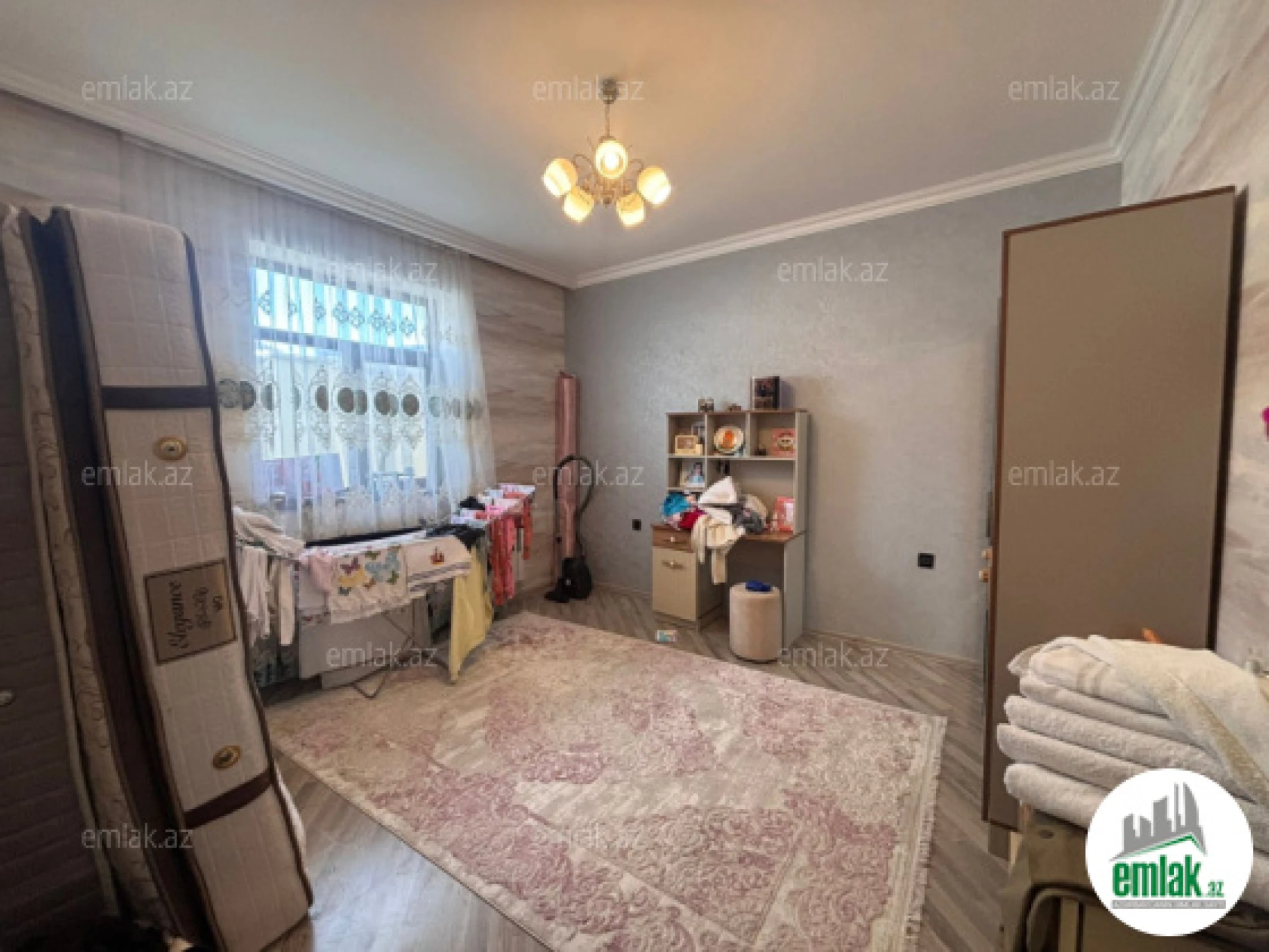 Satılır 4 otaqlı mənzil 150 m²