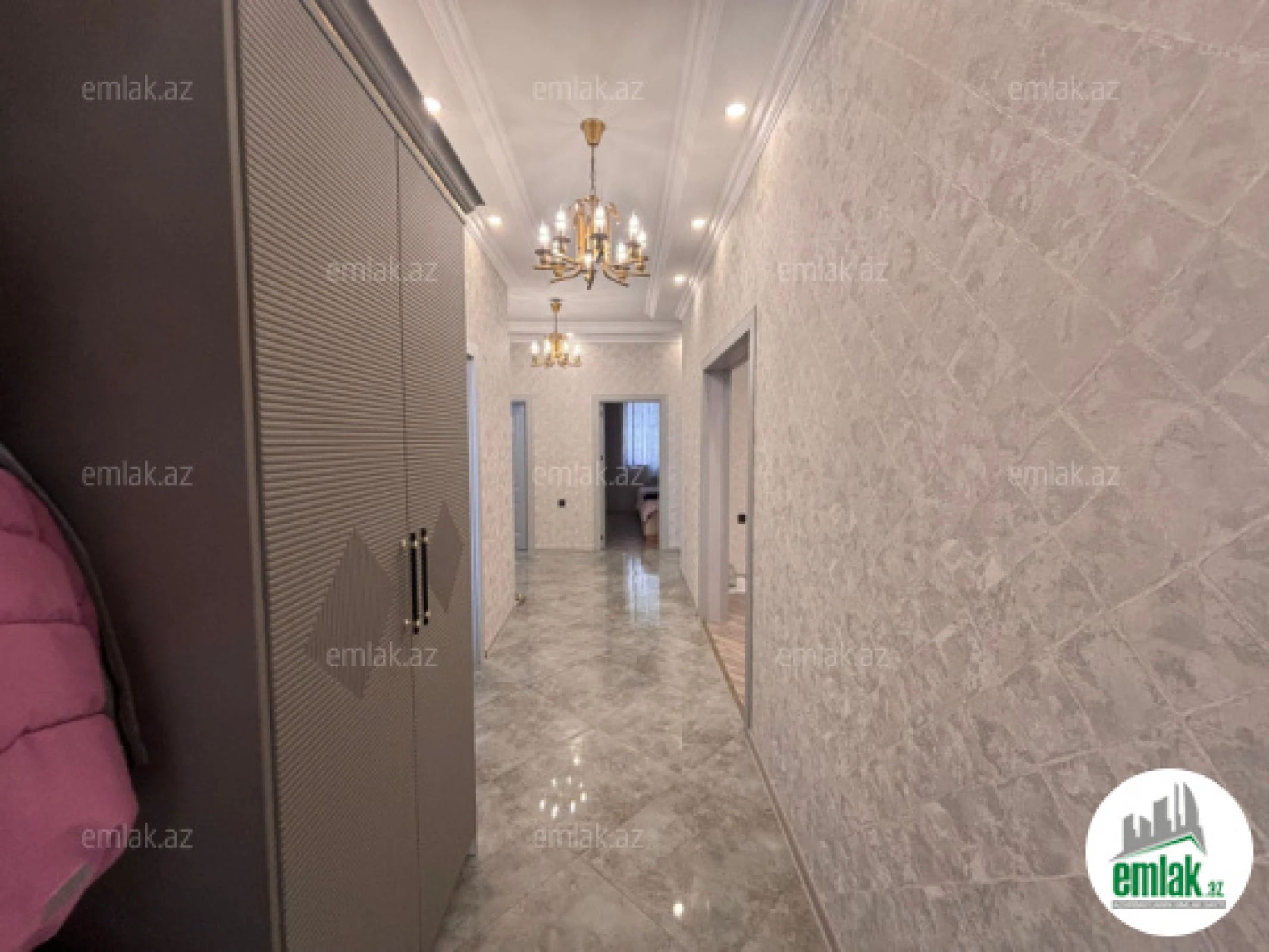 Satılır 4 otaqlı mənzil 150 m²