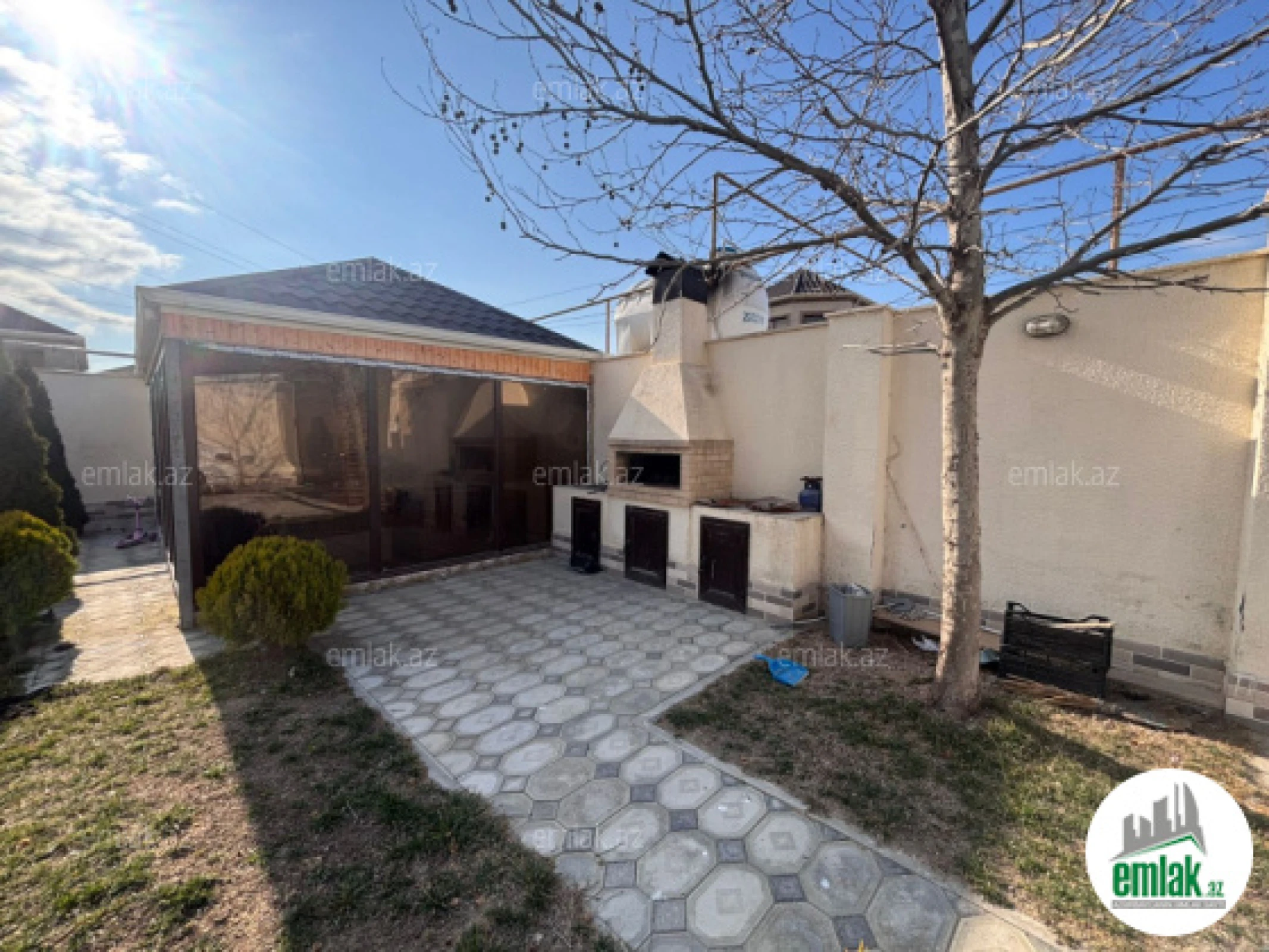 Satılır 4 otaqlı mənzil 150 m²