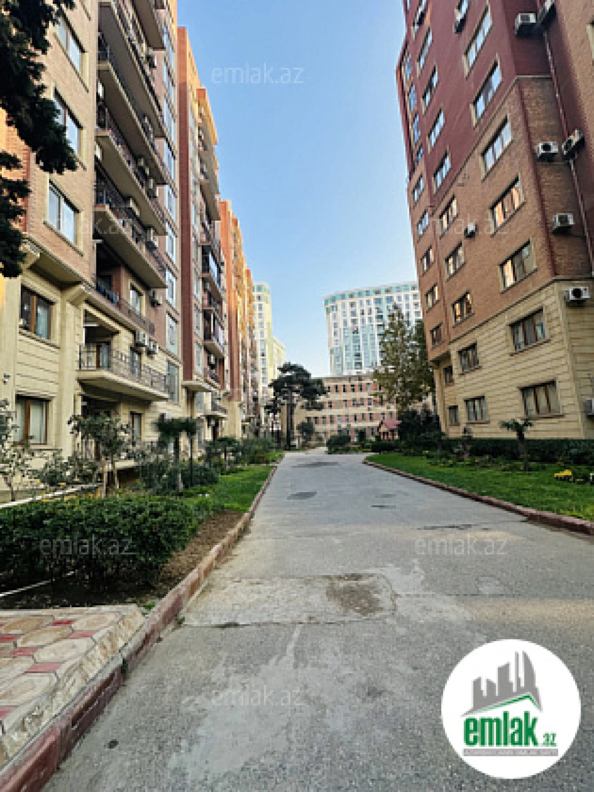 Satılır 3 otaqlı ofis 160 m²