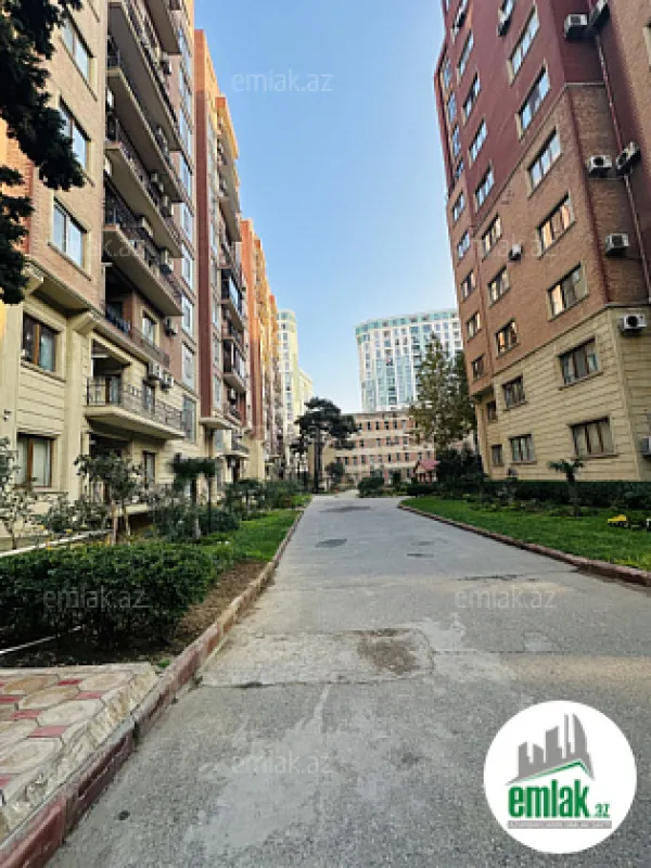 Satılır 3 otaqlı ofis 160 m²