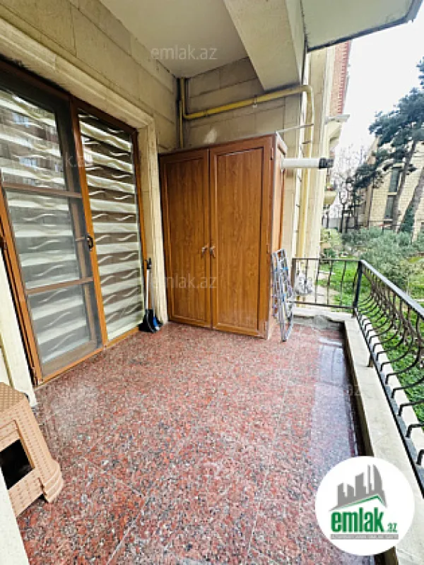 Satılır 3 otaqlı ofis 160 m²