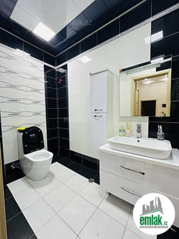 Satılır 3 otaqlı ofis 160 m²