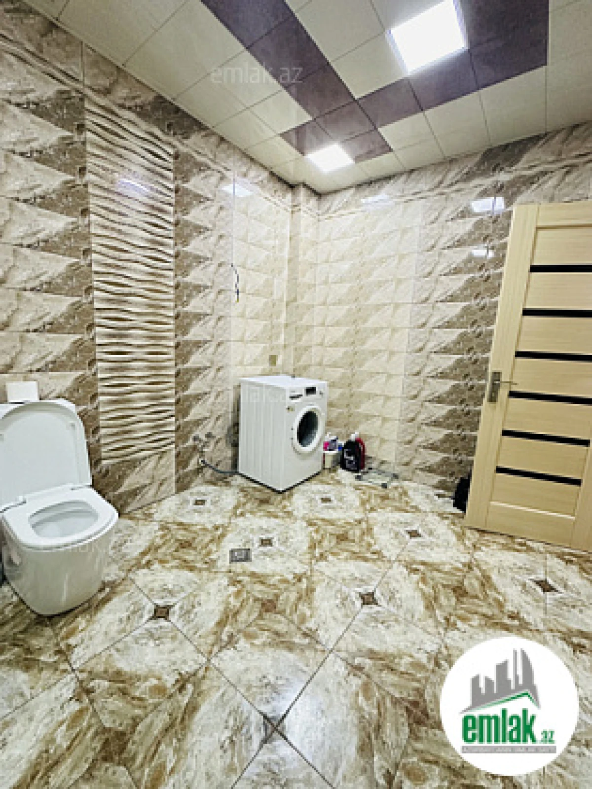 Satılır 3 otaqlı ofis 160 m²