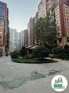 Satılır 3 otaqlı ofis 160 m²