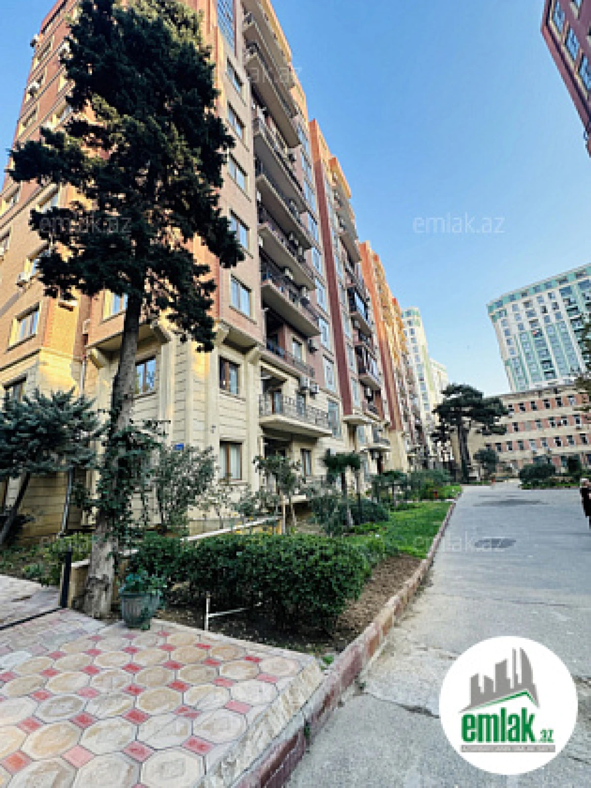 Satılır 3 otaqlı ofis 160 m²