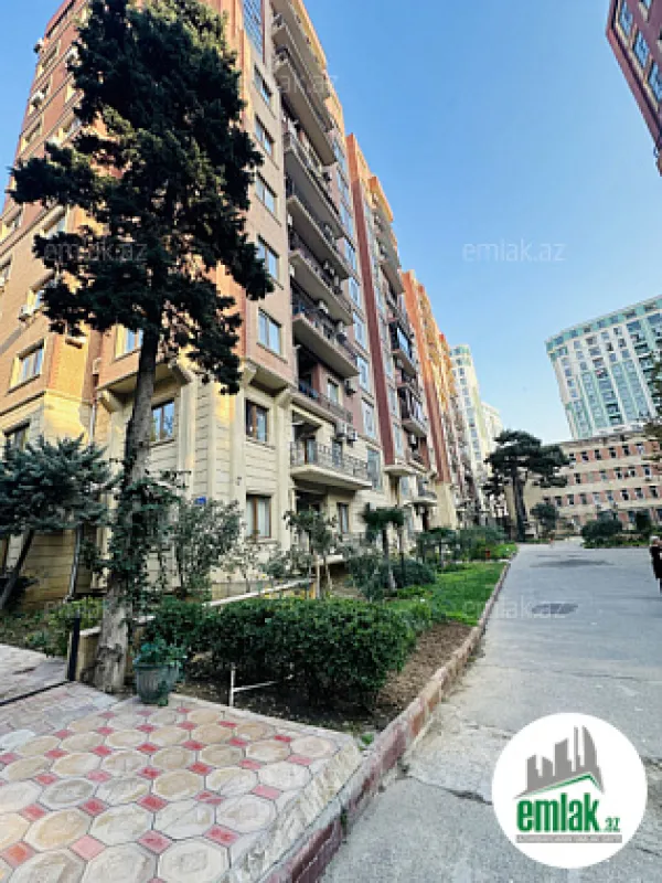 Satılır 3 otaqlı ofis 160 m²