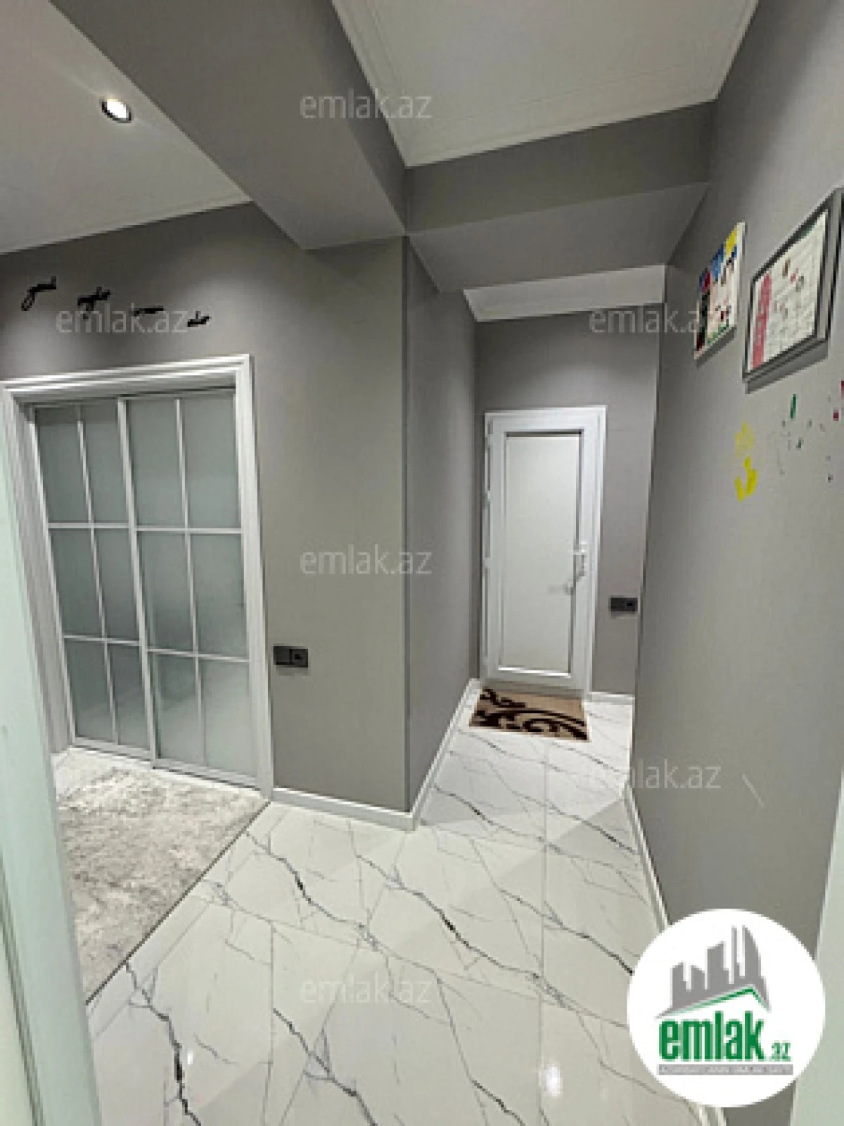 Satılır 3 otaqlı yeni tikili 83 m²