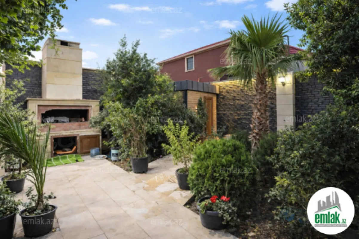 Satılır 5 otaqlı mənzil 200 m²