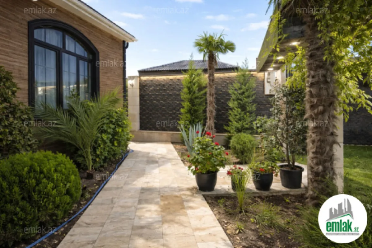 Satılır 5 otaqlı mənzil 200 m²