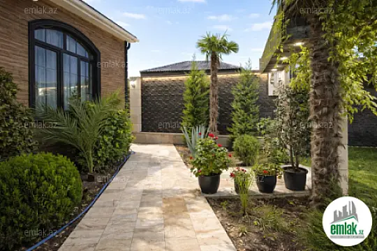 Satılır 5 otaqlı mənzil 200 m²