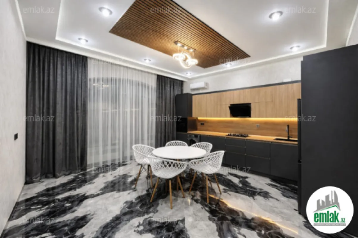 Satılır 5 otaqlı mənzil 200 m²