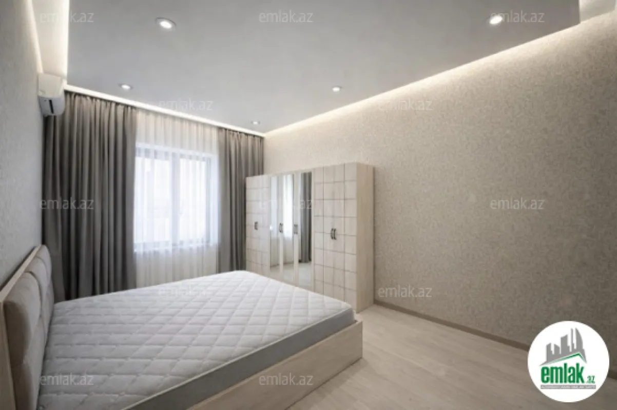Satılır 5 otaqlı mənzil 200 m²
