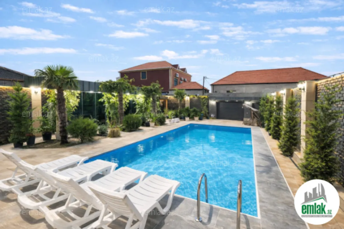 Satılır 5 otaqlı mənzil 200 m²