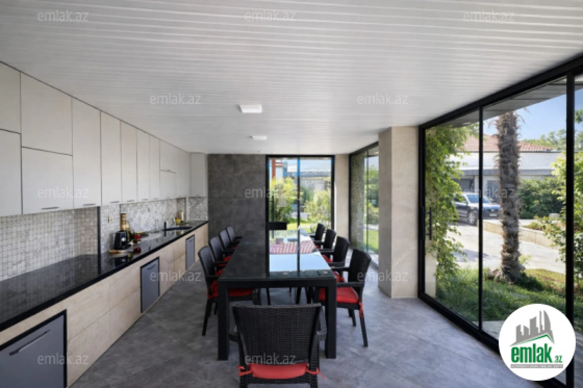 Satılır 5 otaqlı mənzil 200 m²