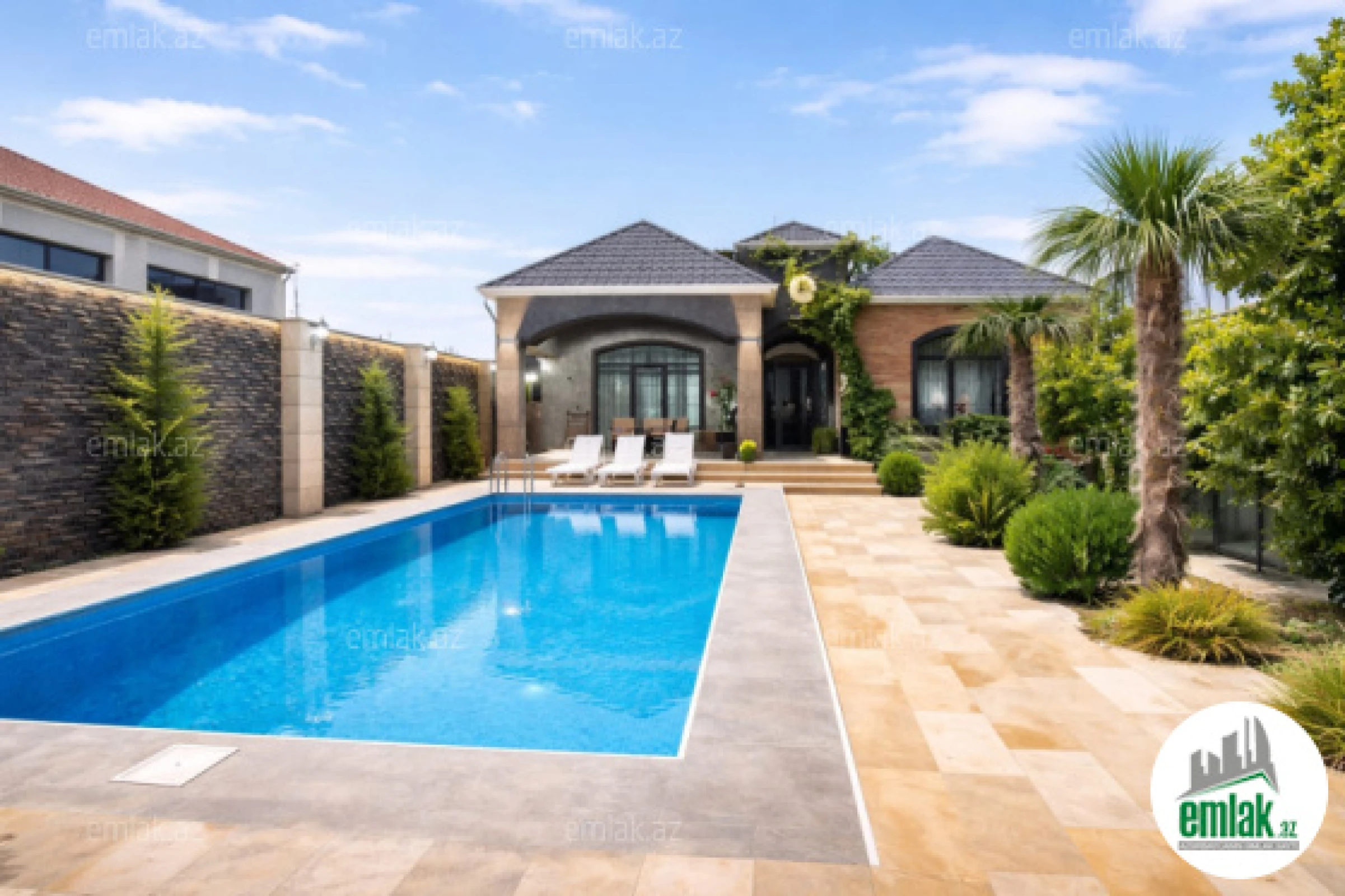 Satılır 5 otaqlı mənzil 200 m²