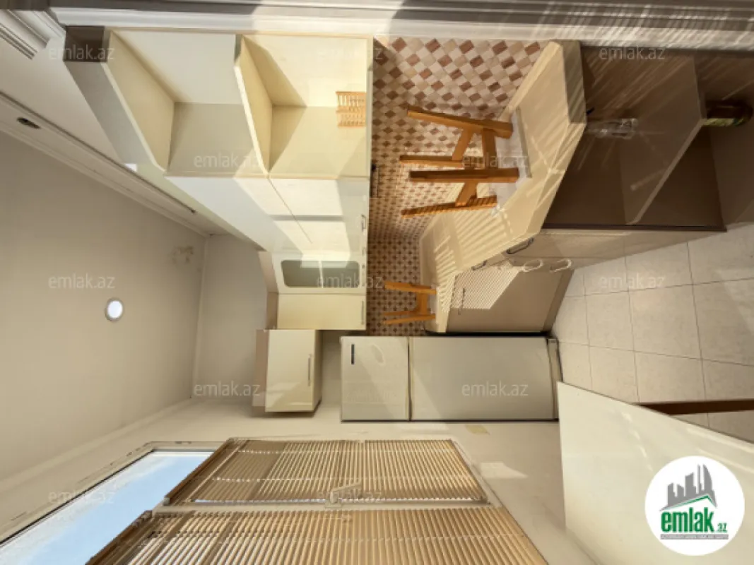 Satılır 2 otaqlı köhnə tikili 45 m²