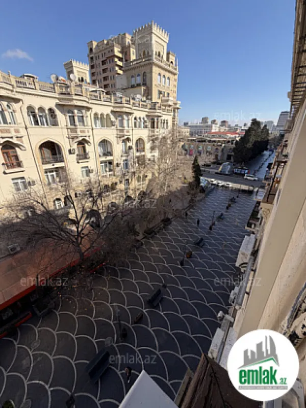 Satılır 2 otaqlı köhnə tikili 45 m²