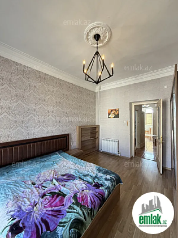 Satılır 2 otaqlı köhnə tikili 45 m²