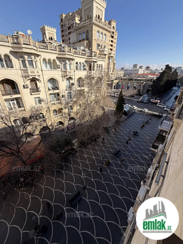 Satılır 2 otaqlı köhnə tikili 45 m²