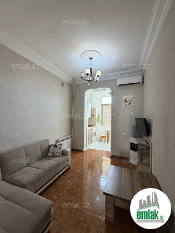 Satılır 2 otaqlı köhnə tikili 45 m²