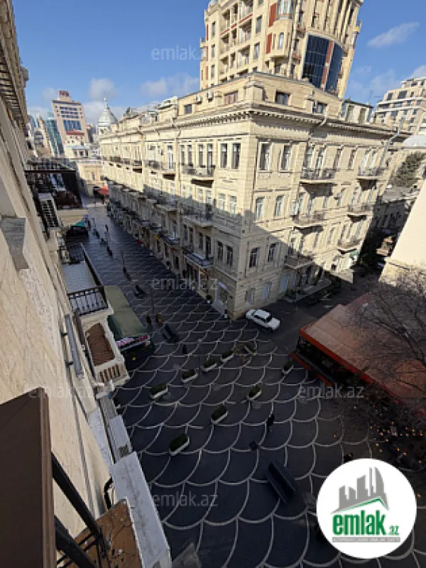 Satılır 2 otaqlı köhnə tikili 45 m²