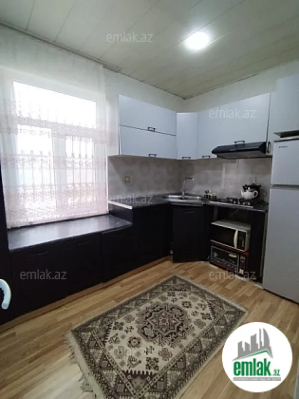 Satılır 4 otaqlı həyət evi 160 m²