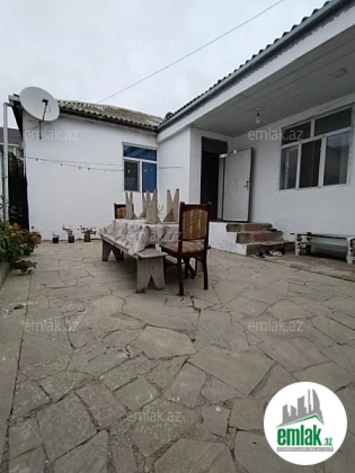 Satılır 4 otaqlı həyət evi 160 m²
