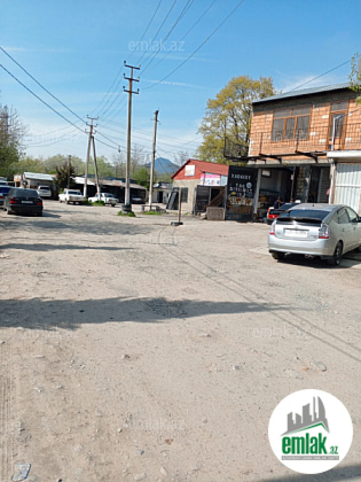 Satılır 4 otaqlı obyekt 140 m²