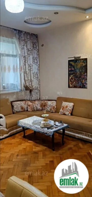 Satılır 3 otaqlı köhnə tikili 125 m²