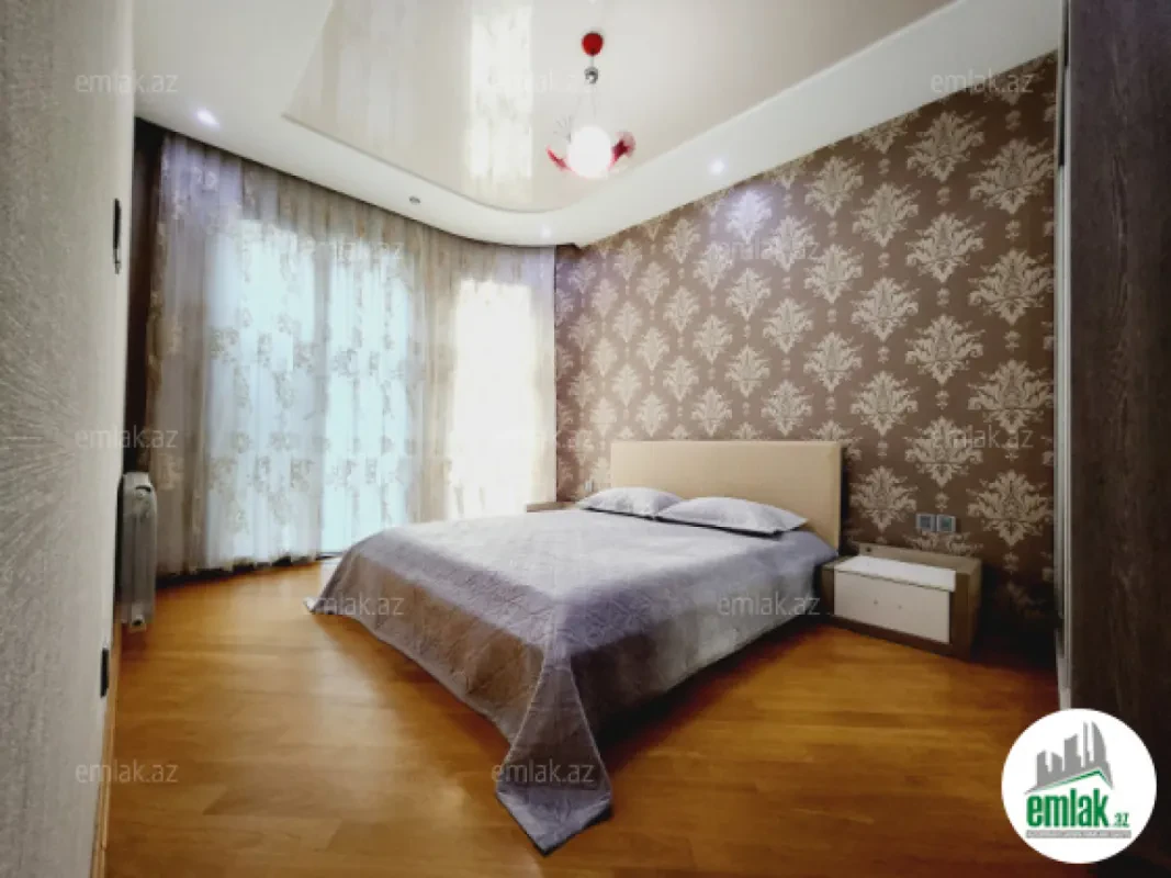 Satılır 3 otaqlı yeni tikili 130 m²
