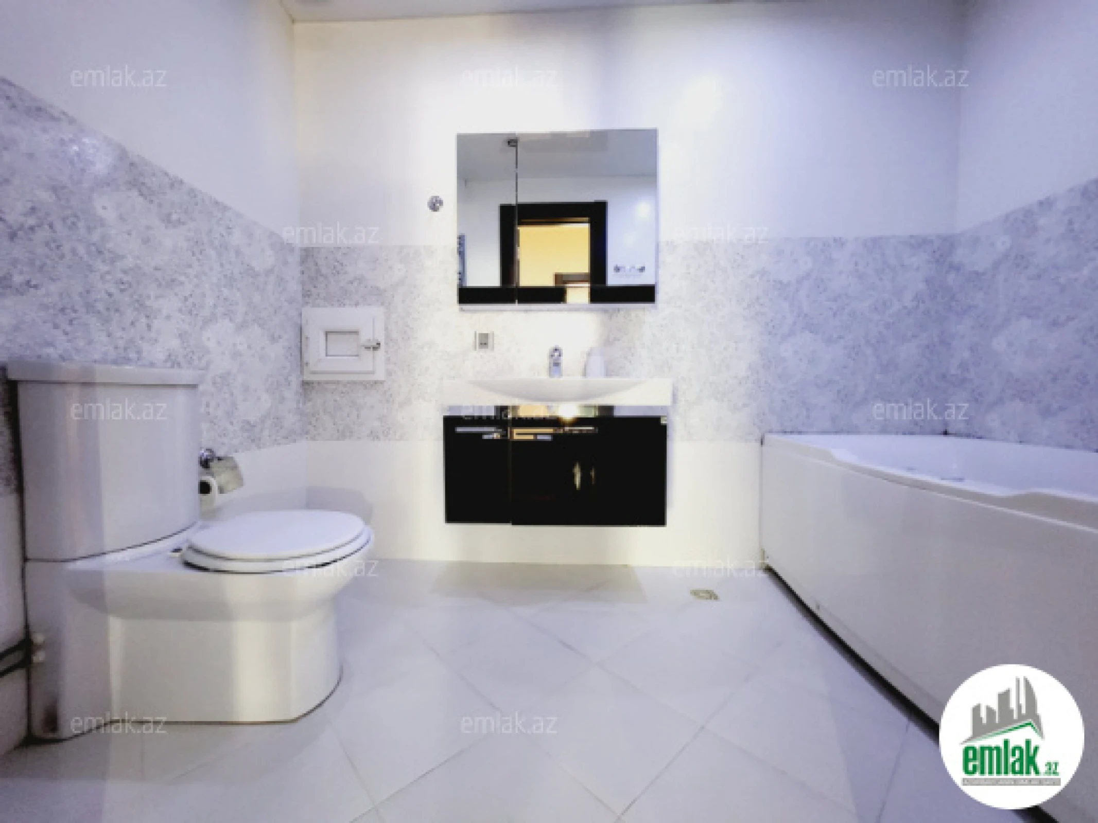 Satılır 3 otaqlı yeni tikili 130 m²