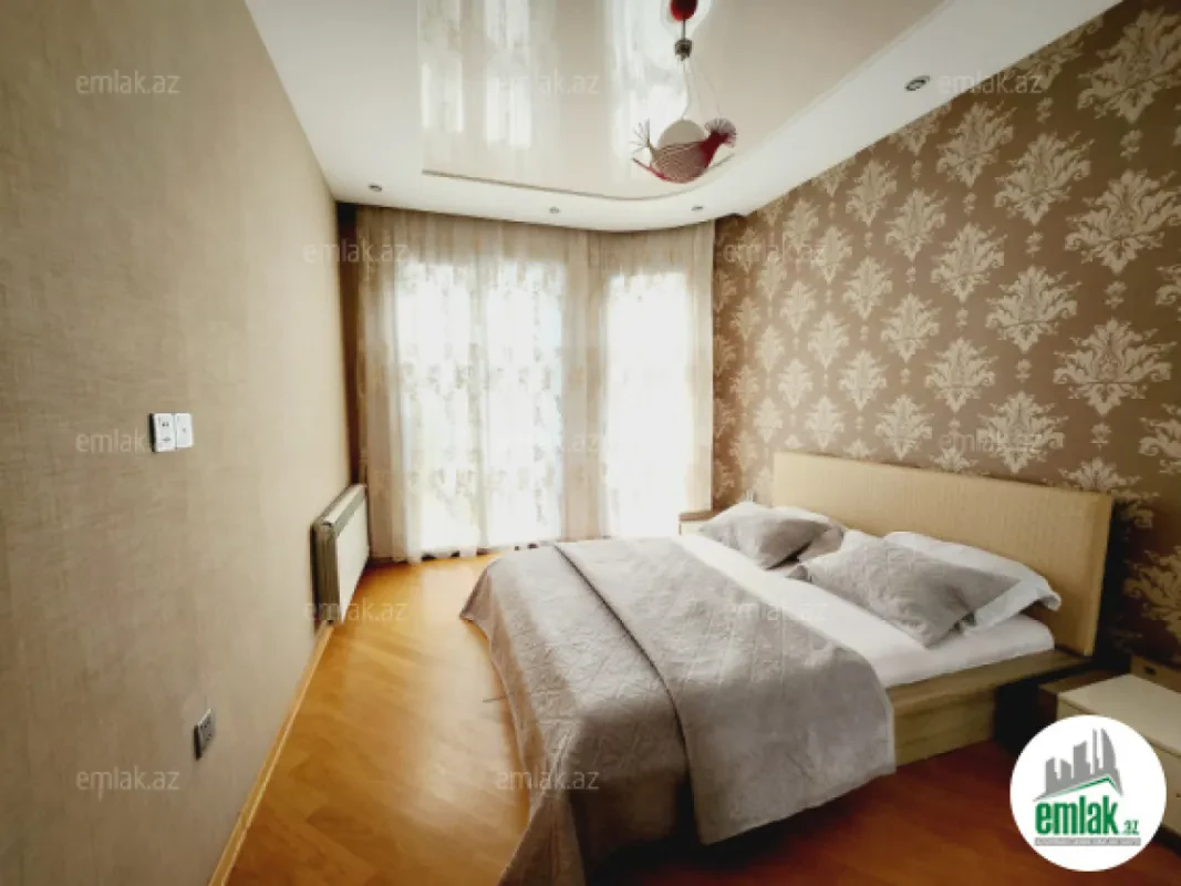 Satılır 3 otaqlı yeni tikili 130 m²