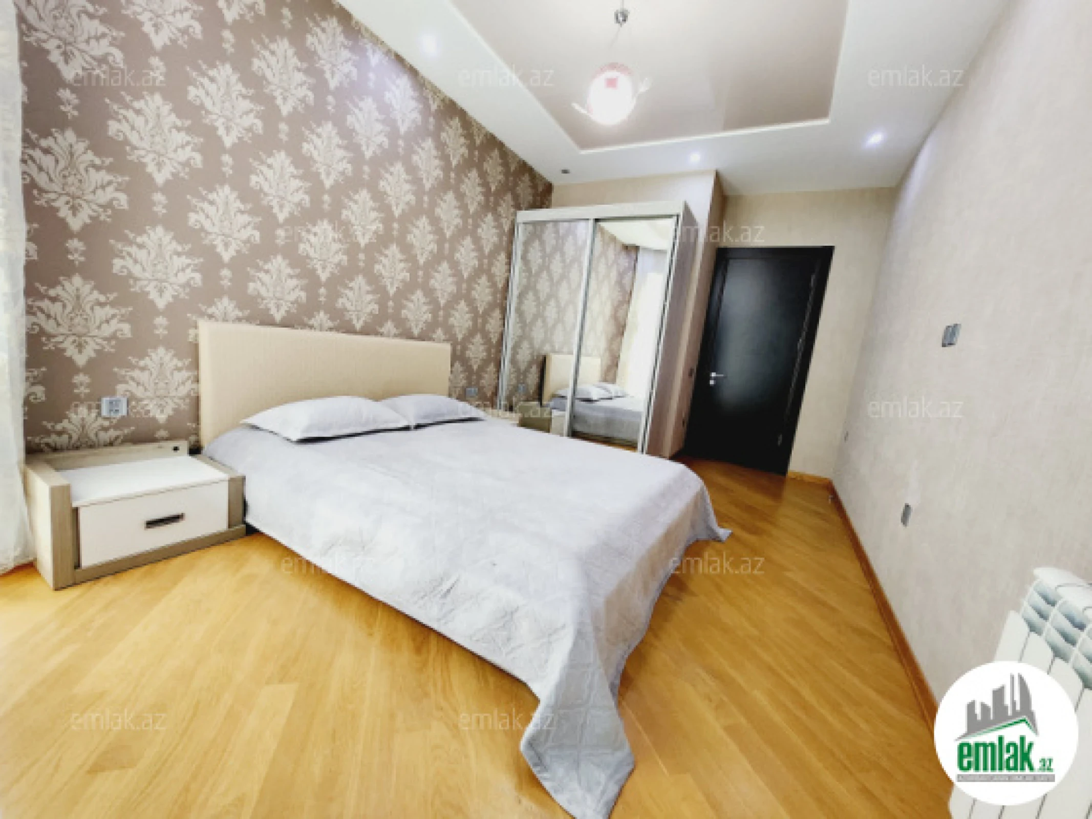 Satılır 3 otaqlı yeni tikili 130 m²