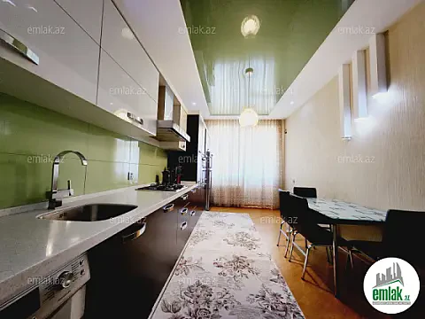 Satılır 3 otaqlı yeni tikili 130 m²