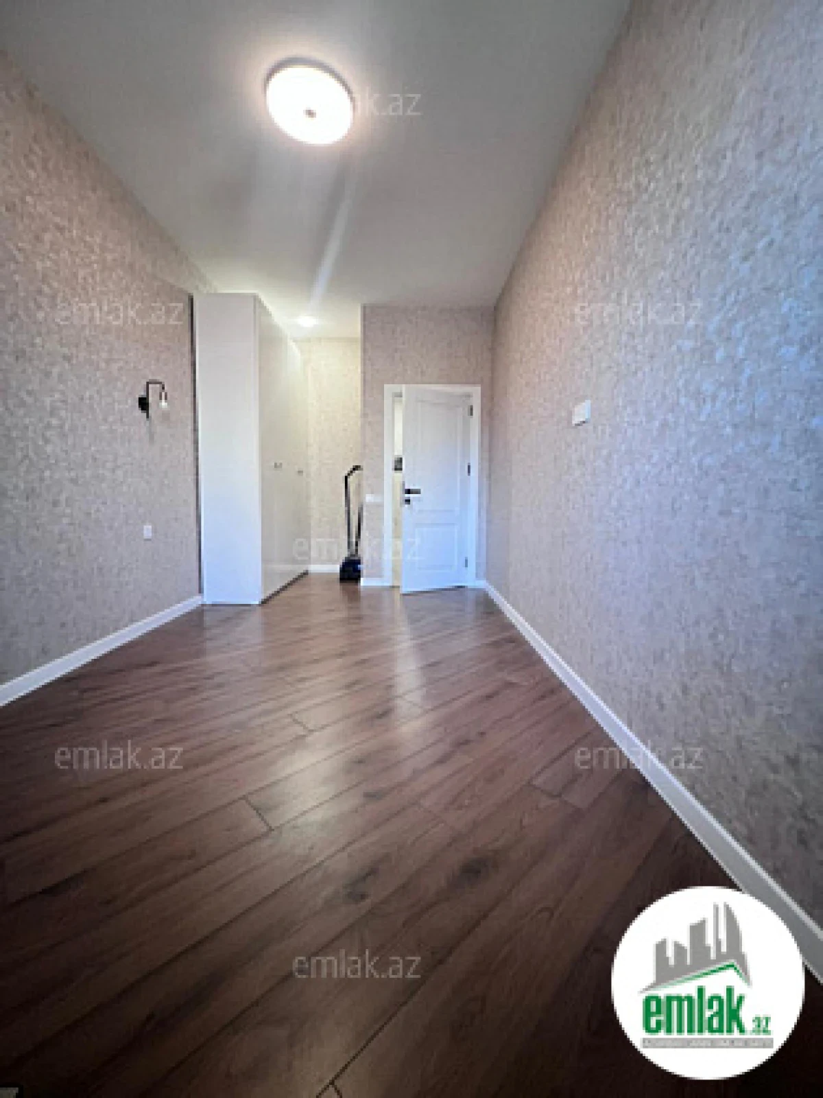 Satılır 2 otaqlı yeni tikili 70 m²