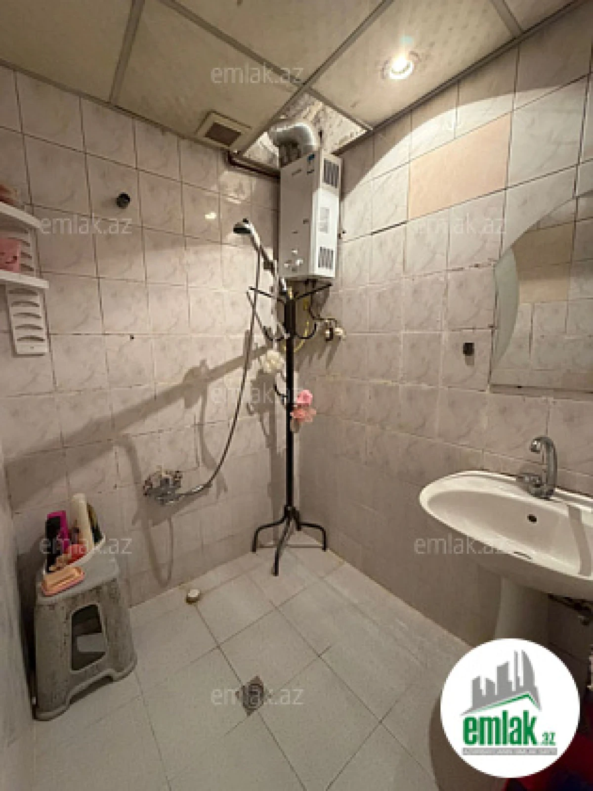 Satılır 2 otaqlı köhnə tikili 55 m²