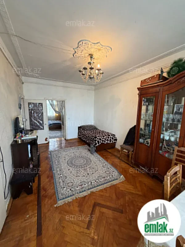 Satılır 2 otaqlı köhnə tikili 55 m²