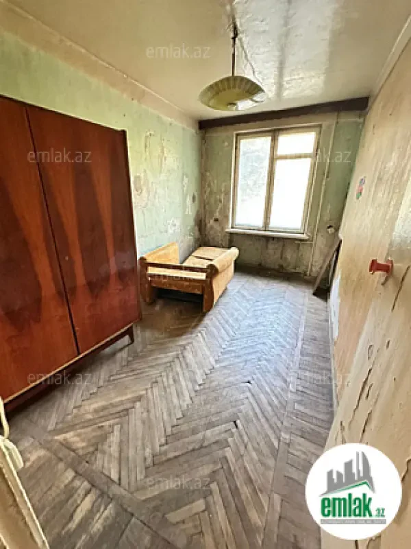Satılır 2 otaqlı köhnə tikili 70 m²