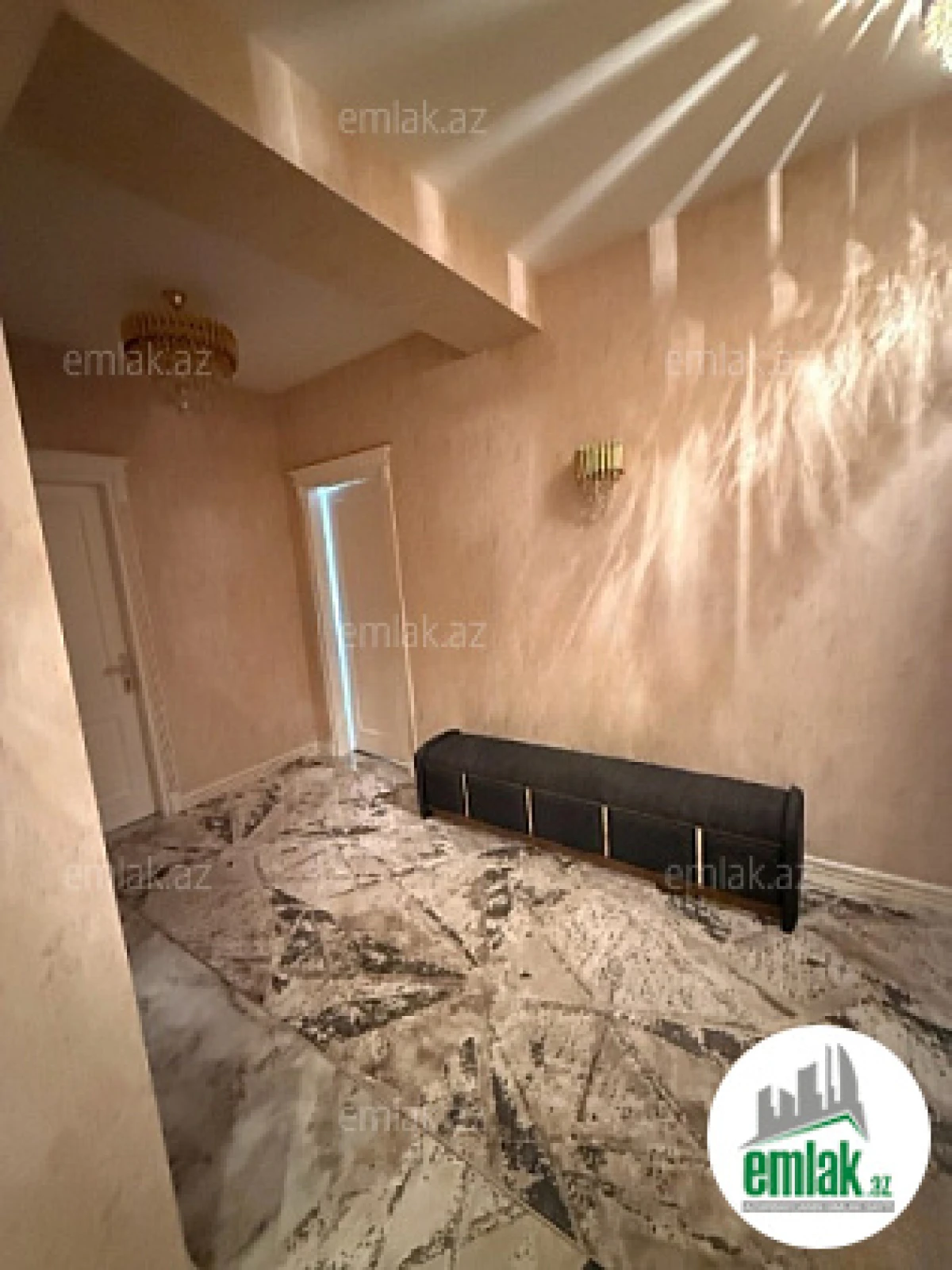 Satılır 4 otaqlı yeni tikili 180 m²