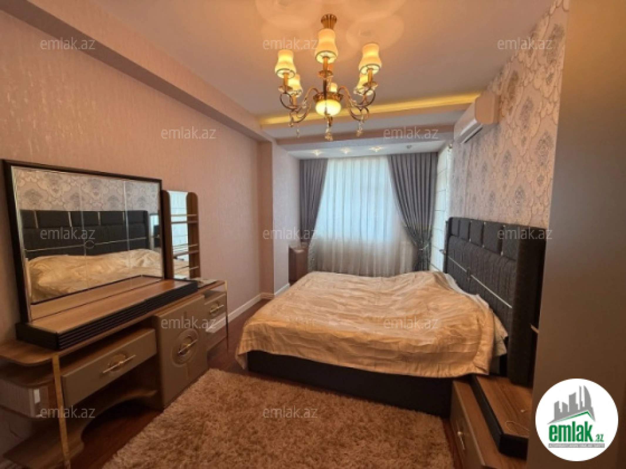 Satılır 4 otaqlı yeni tikili 180 m²