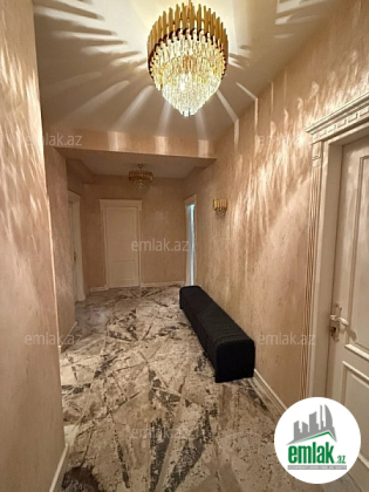 Satılır 4 otaqlı yeni tikili 180 m²